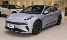 2025款极氪001定位为中大型纯电车，有着很强的运动属性