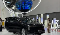 看广州车展智己LS9开启全国交付，上汽旗舰大六座SUV，32.28万起