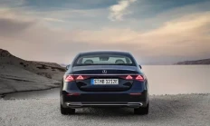 德系BBA“三剑客”：除了车标，宝马、奥迪、奔驰的核心差异在哪