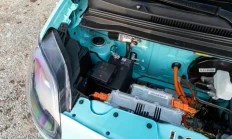 续航205公里，四门版五菱宏光MINIEV怎么选？配置有何不同？