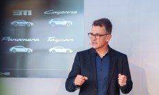 以“质”破局，保时捷能否“赢回”中国？