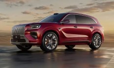 极氪8X配六活塞卡钳+激光雷达，纯电续航328km